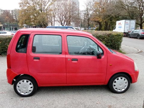 Opel Agila mit neu Tüv