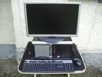 KOMPLETTPAKET Schöner PC ASRock 760GM-GS3 mit neuer Tastatur, Maus, 20 Zoll Monitor, allen Kabeln