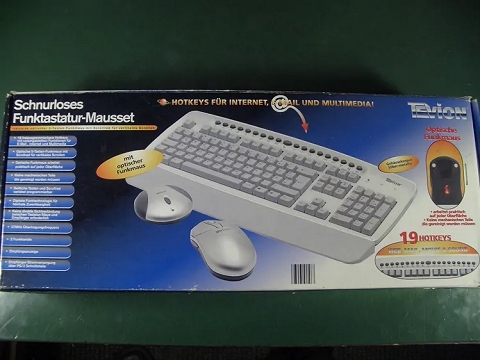 TEVION PS2 Funktastatur mit optischer Funkmaus