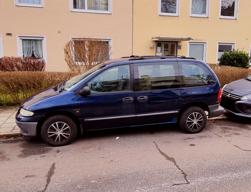 Chrysler Voyager III