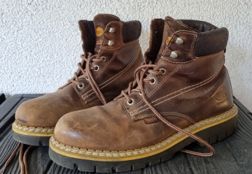 Robuste Wanderschuhe