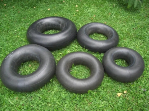 5 kleine robuste Gummi Schwimmreifen c.a. 44 cm bis 66 cm