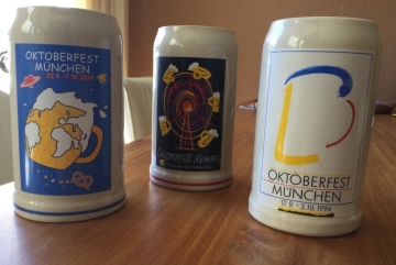 Oktoberfestbierkrüge