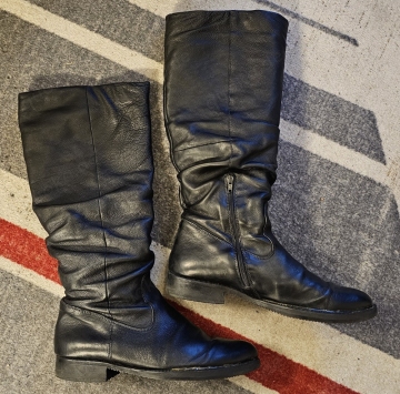 Lederstiefel, Gr. 42 abzugeben