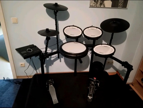 ROLAND TD 17 KV2 Edrum Schlagzeug