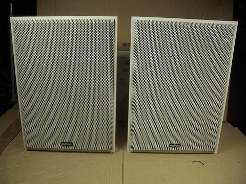 Revox Piccolo Flat in weiß Regalboxen