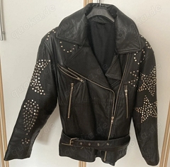Lederjacke schwarz mit Nieten in Silber