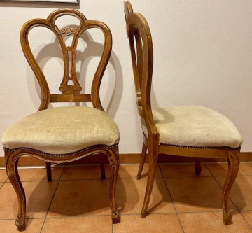 Zwei hübsche Polsterstühle
