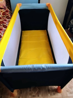 Kinderbett mit 2 Matratzen