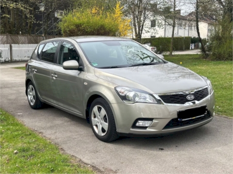 Kia Ceed Limousine 1.6 Benzin/Klima