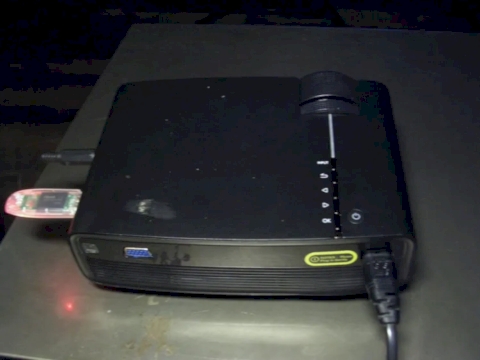 Ragu LED Beamer HDMI, USB, SD- Karte oder VGA