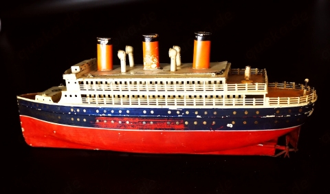 Imperator Ocean Liner Modellschiff Blechschiff von Bing, antike Rarität ca. 1918