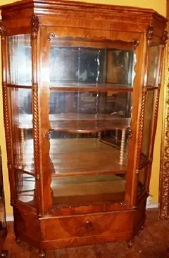 Gründerzeit-Vitrine Nussbaum um 1860 70 695