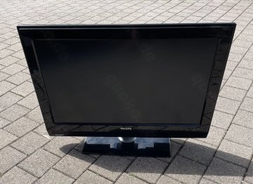 Philips LCD Flat TV MODEL 32PFL7332