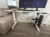 Elektrisch höhenverstellbarer Schreibtisch, weiß, 130 cm breit