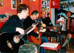 Die Gerner Zipfeklatscher retten Wirtshauslieder