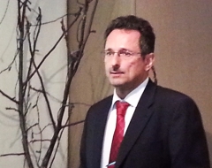 Renditestarke Immobilieninvestmenst in Wachstumsregionen - Eberhard Mangler beim 48. Unternehmerstammtisch in Laim