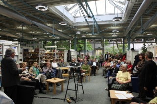 Von St. Quirin zum Pfarrverband - Ausstellung des Historischen Vereins in der Stadtbibliothek Laim