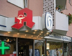 Beratung zu Wechseljahresbeschwerden in der Hahnen-Apotheke