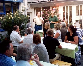 Klüngeln, Klönen, Netzwerken - 5 Jahre Unternehmerstammtisch Laim