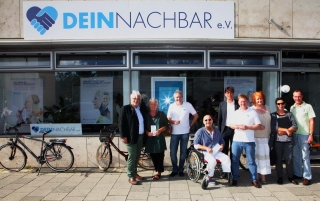 Mehr als 100 Nachbarn begrüßen sich in Laim 