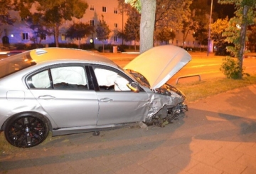 2 Verletzte, 45.000 Euro Schaden - war es ein illegales Straßenrennen auf der Fürstenrieder Straße?