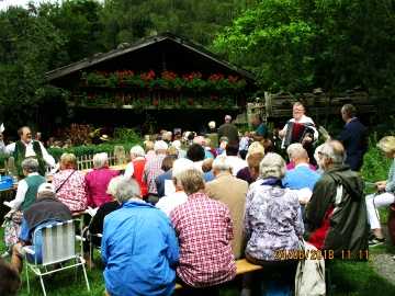 Volksmusikalischer Frühschoppen im Bayerwaldhaus