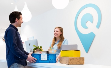 Münchner Abholstationen von QOOL collect werden mit Laundrybox zum One-Stop-Service für Wäsche und Pakete