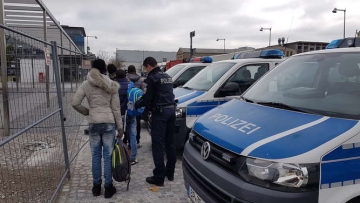 Unerlaubt auf Güterzügen eingereist - sieben Männer in München aufgegriffen