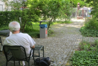 Stadtbibliothek Laim auch Samstags offen - eine Oase der Ruhe im Grünen