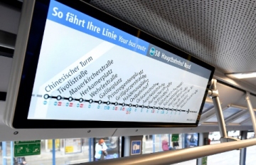 Digital auf ganzer Linie: Neue Bildschirme zeigen Linienverlauf im Bus