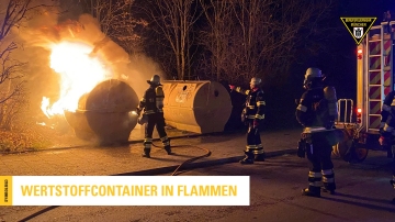 Wertstoffinsel in Flammen