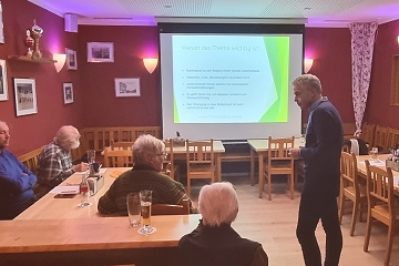 Schluss mit dem schwarzen Loch! - Andreas Schnelle beim 113. Unternehmerstammtisch in Laim