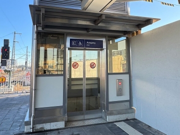Aufzug in Betrieb: Nördlicher Bahnsteig in Laim wieder barrierefrei erreichbar