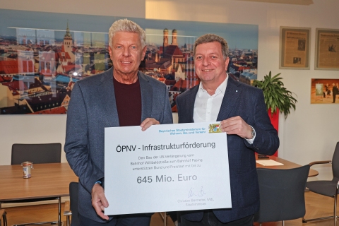 U5-Verlängerung nach Pasing: Bernreiter übergibt Förderbescheid