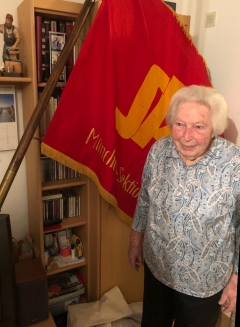 Gerda Bürger &dagger;, Ehrenmitglied im SPD Ortsverein Laim, erinnert sich