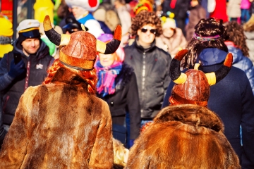 Die Faschingsgesellschaften aus München starten unter ihrem gemeinsamen Motto
„Fasching hat Herz“ in die Saison 2026/2027